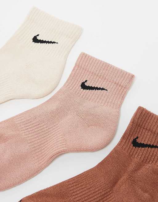 Men Nike Training Everyday Plus Cushioned 3 pack ankle socks in brown and beige