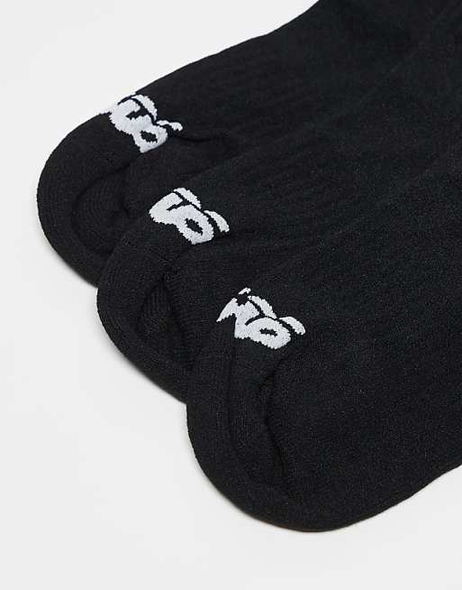 Men 4505 running socks with elasticized arch support and anti bacterial finish in black