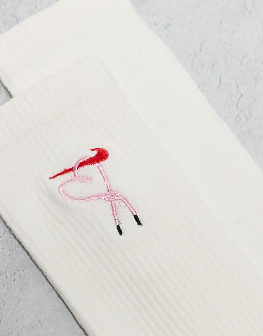 MenNike Everyday Plus Cushioned V-Day crew socks in white