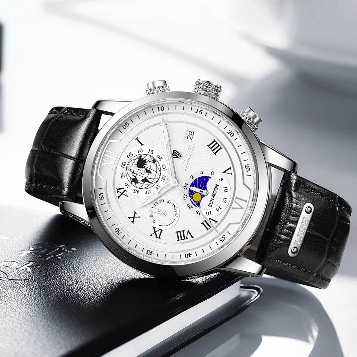 Fashion Leather Men's Chronograph Watch