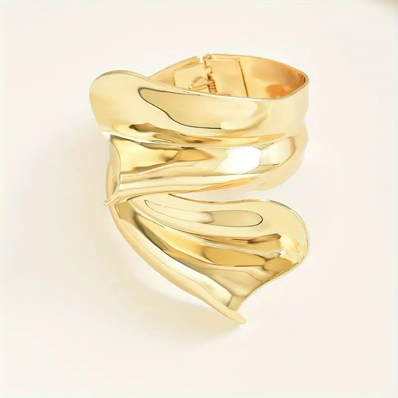 Golden-Tone Elegant Vintage-Inspired Women's Bracelet