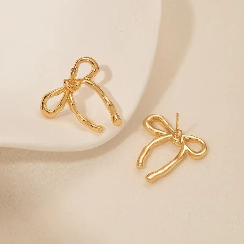 Vintage Chic Bowknot Stud Earrings