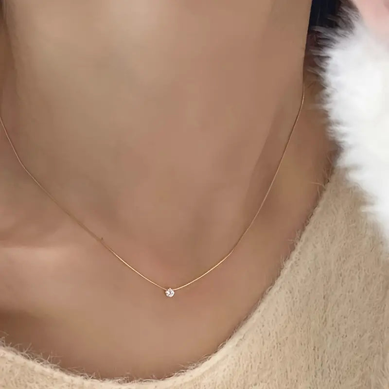Golden 6-claw rhinestone pendant Necklace