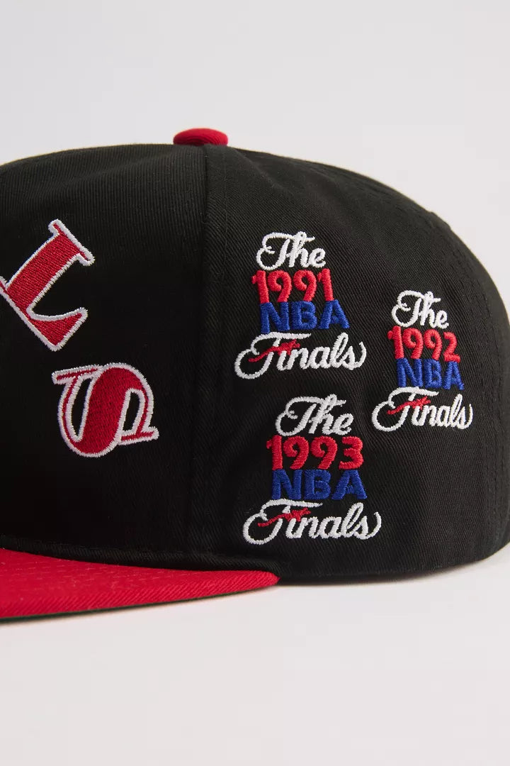 Mitchell & Ness NBA Chicago Bulls Arched Finals Hat