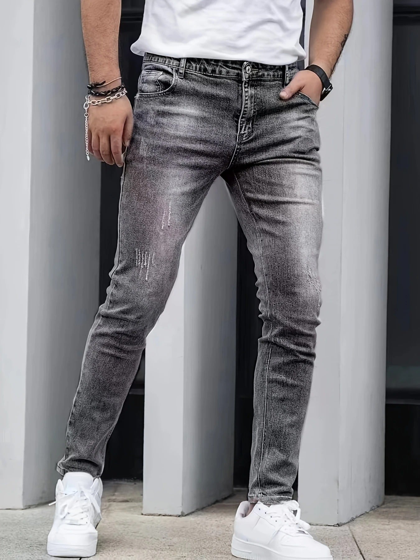 Men’s Slim-Fit Snowflake Washed Jeans