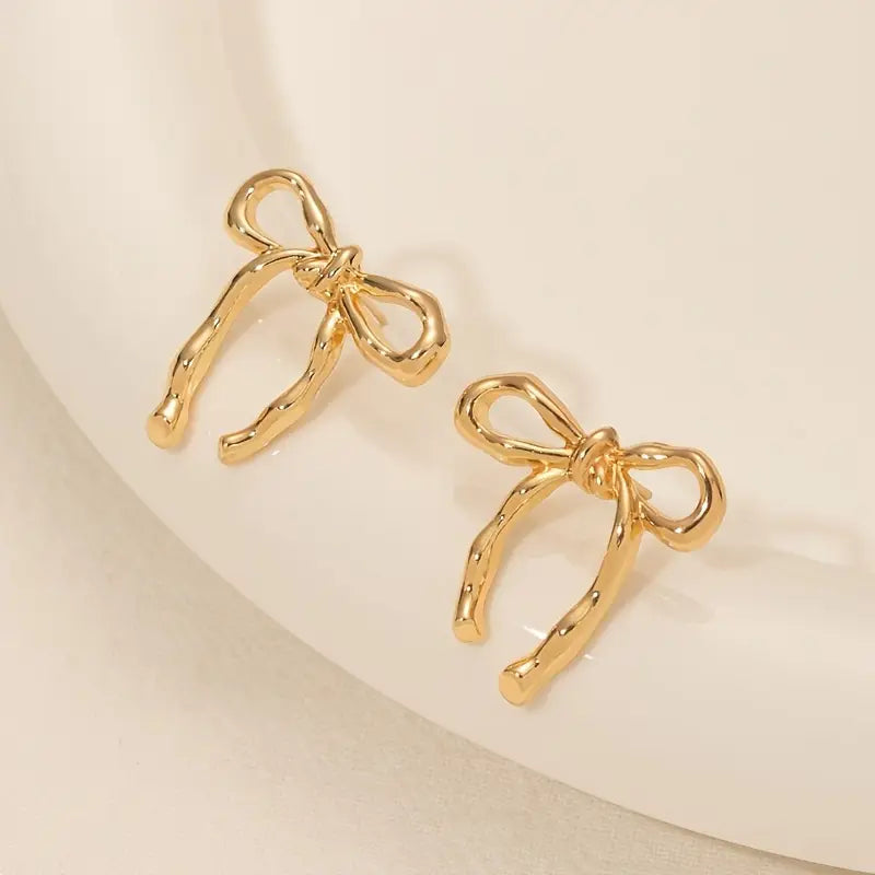 Vintage Chic Bowknot Stud Earrings