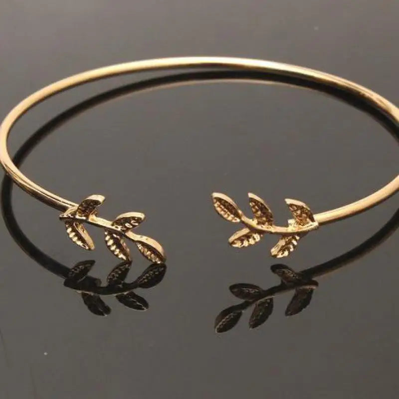 Foreign Fashion Personality Leaf Cuff Bracelet