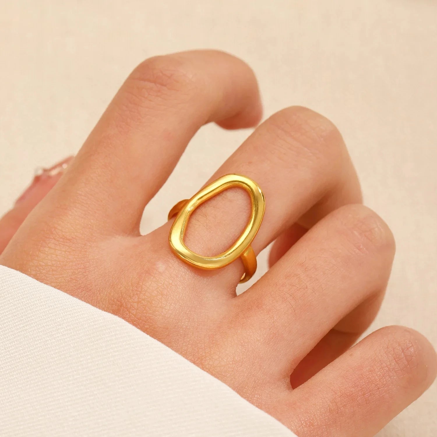Gold Geometric Oval Hollow Ring