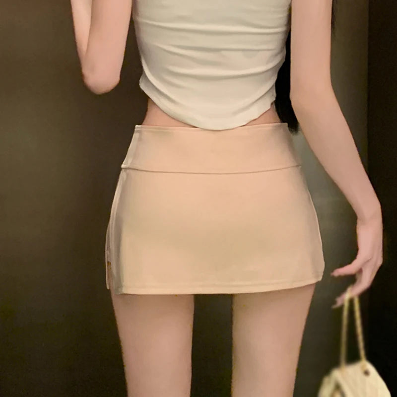 Women’s Low-Waisted Side Split Mini Skirt