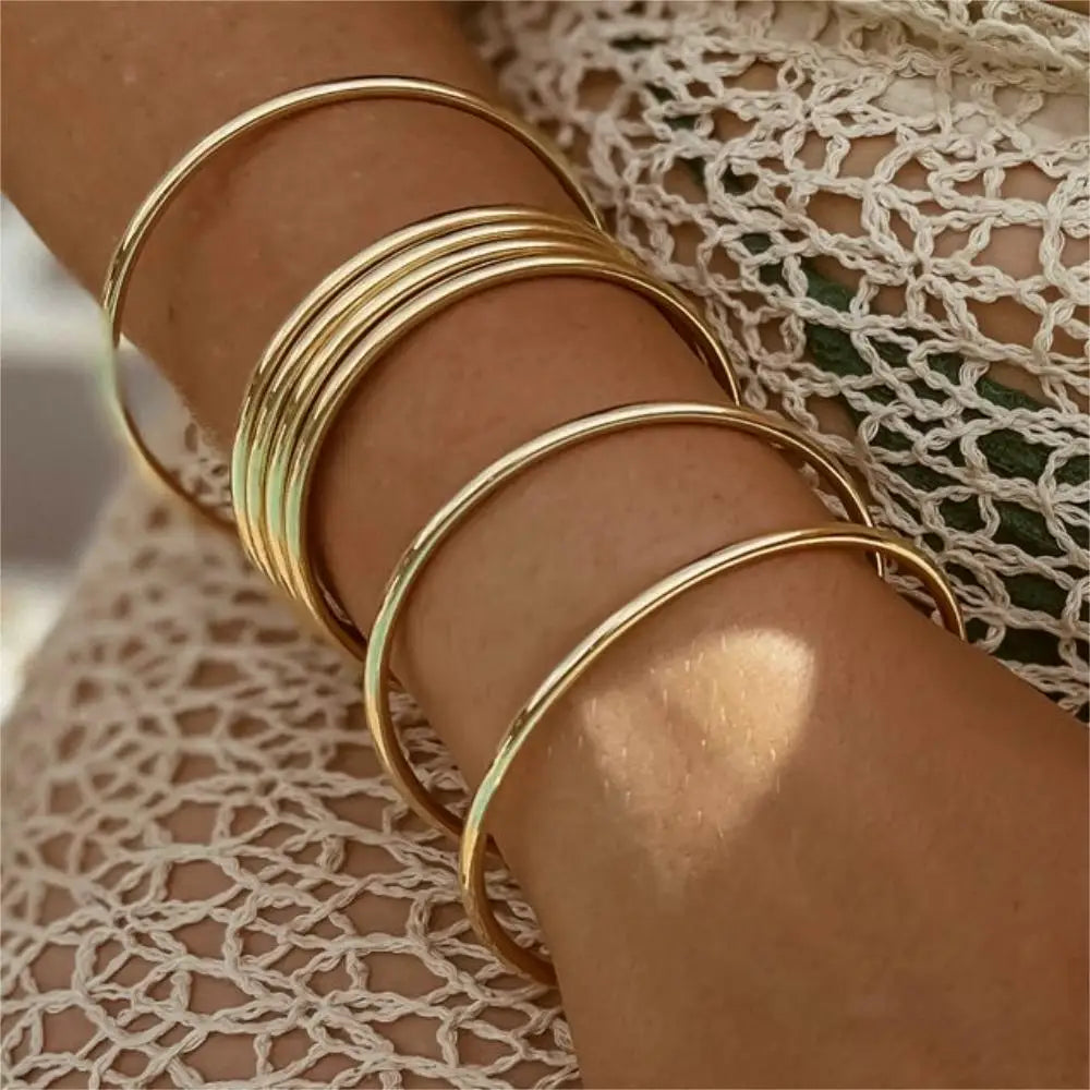 Fashionable Stainless Steel Round Gold Bangle