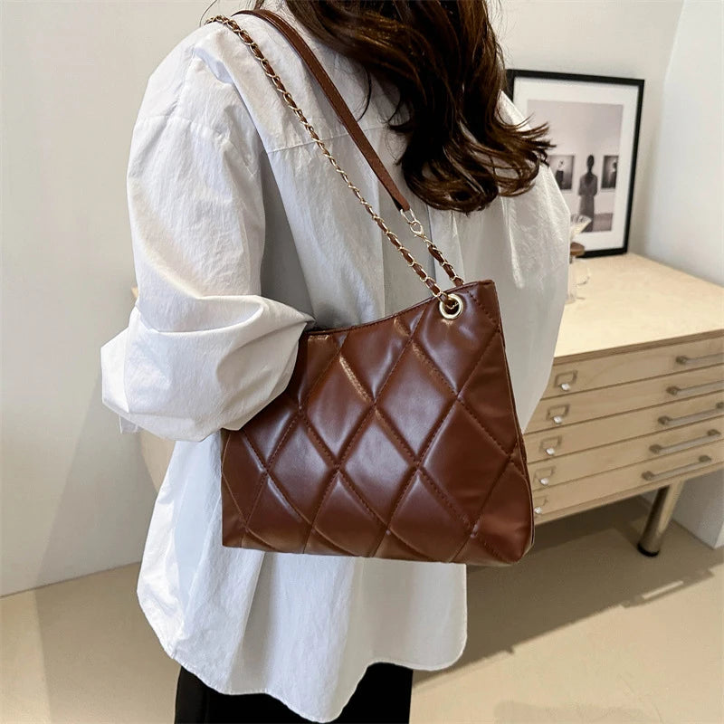 Lingge Large Fashionable Shoulder Bag
