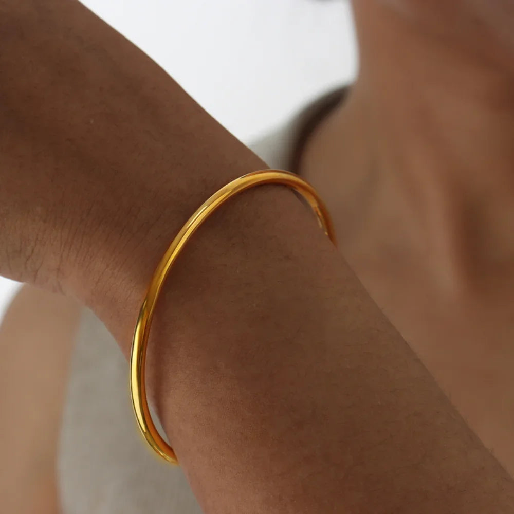 Fashionable Stainless Steel Round Gold Bangle