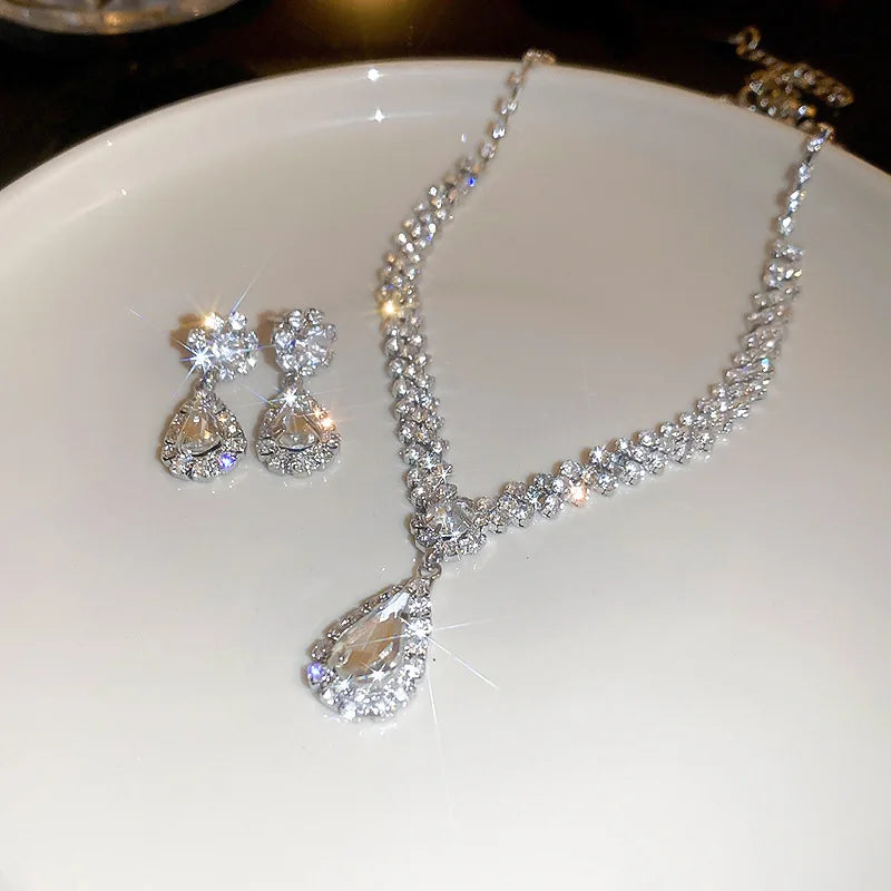 Sparkling Rhinestone Water Droplet Necklace & Earrings Set
