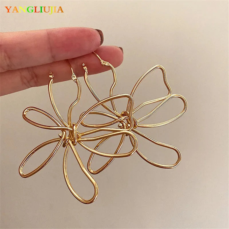 Metal Flower European-American Style Earrings