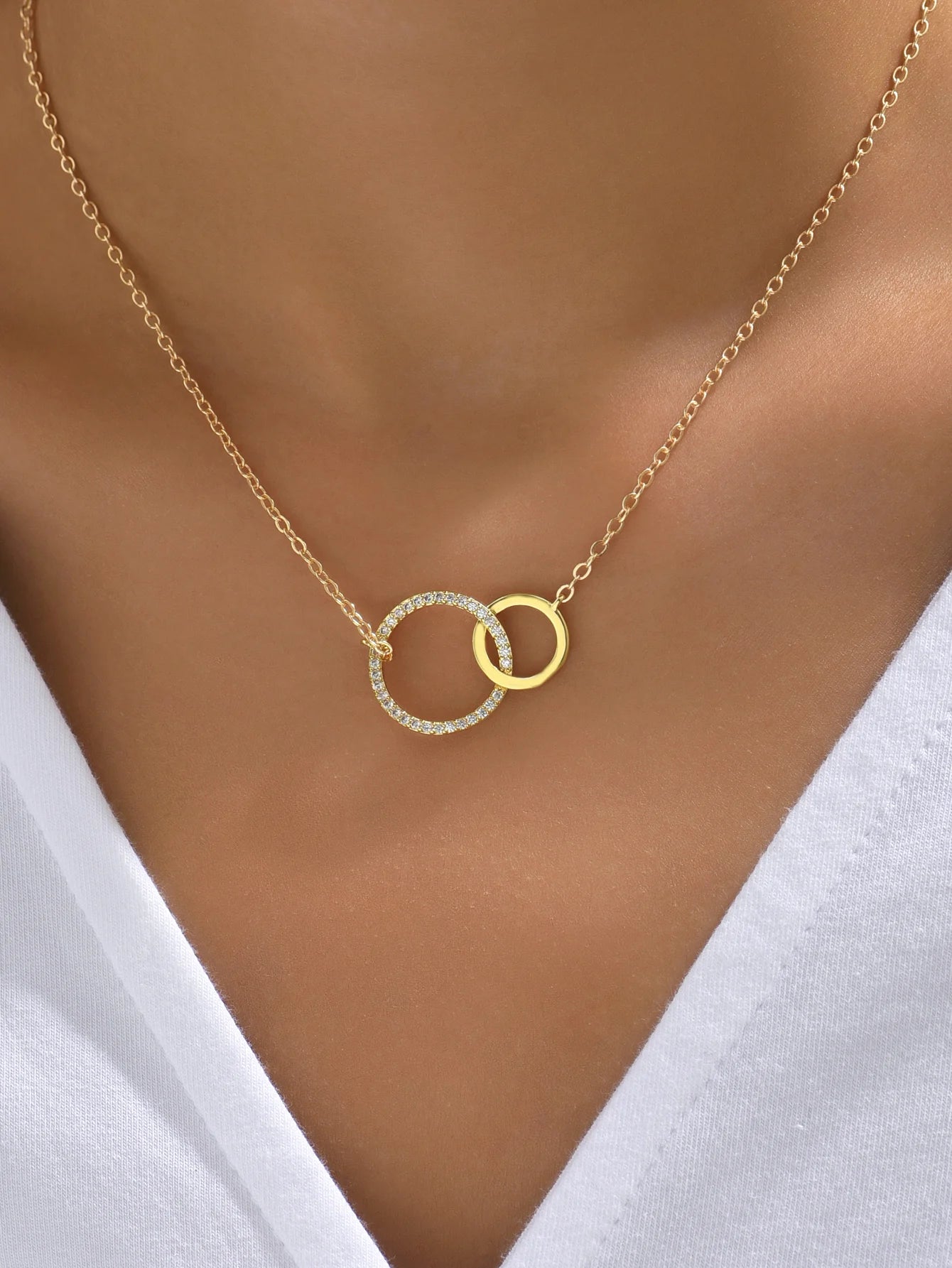 Minimalist Double Circle Pendant Necklace