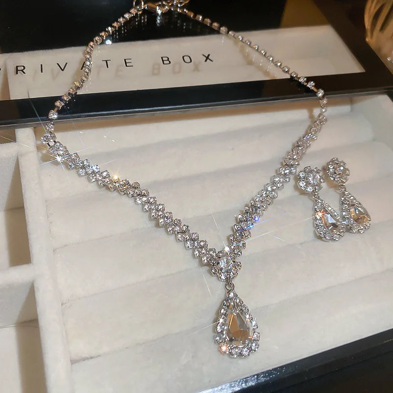 Sparkling Rhinestone Water Droplet Necklace & Earrings Set