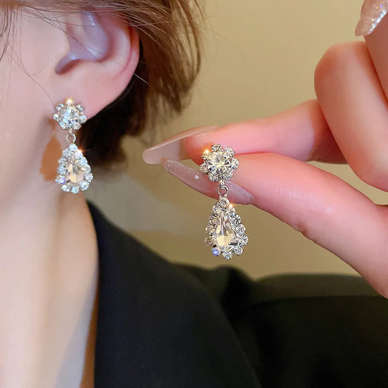 Sparkling Rhinestone Water Droplet Necklace & Earrings Set