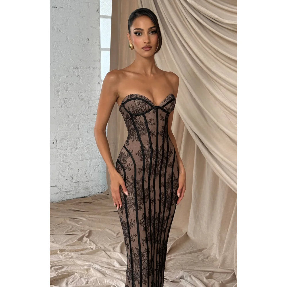 Elegant lace strapless waist cinching long dress with heart-shaped neckline