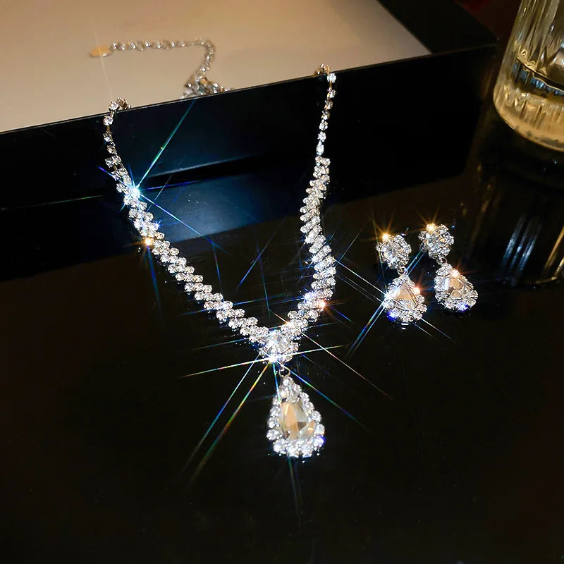 Sparkling Rhinestone Water Droplet Necklace & Earrings Set