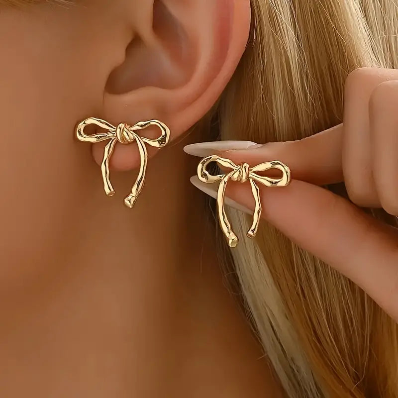 Vintage Chic Bowknot Stud Earrings