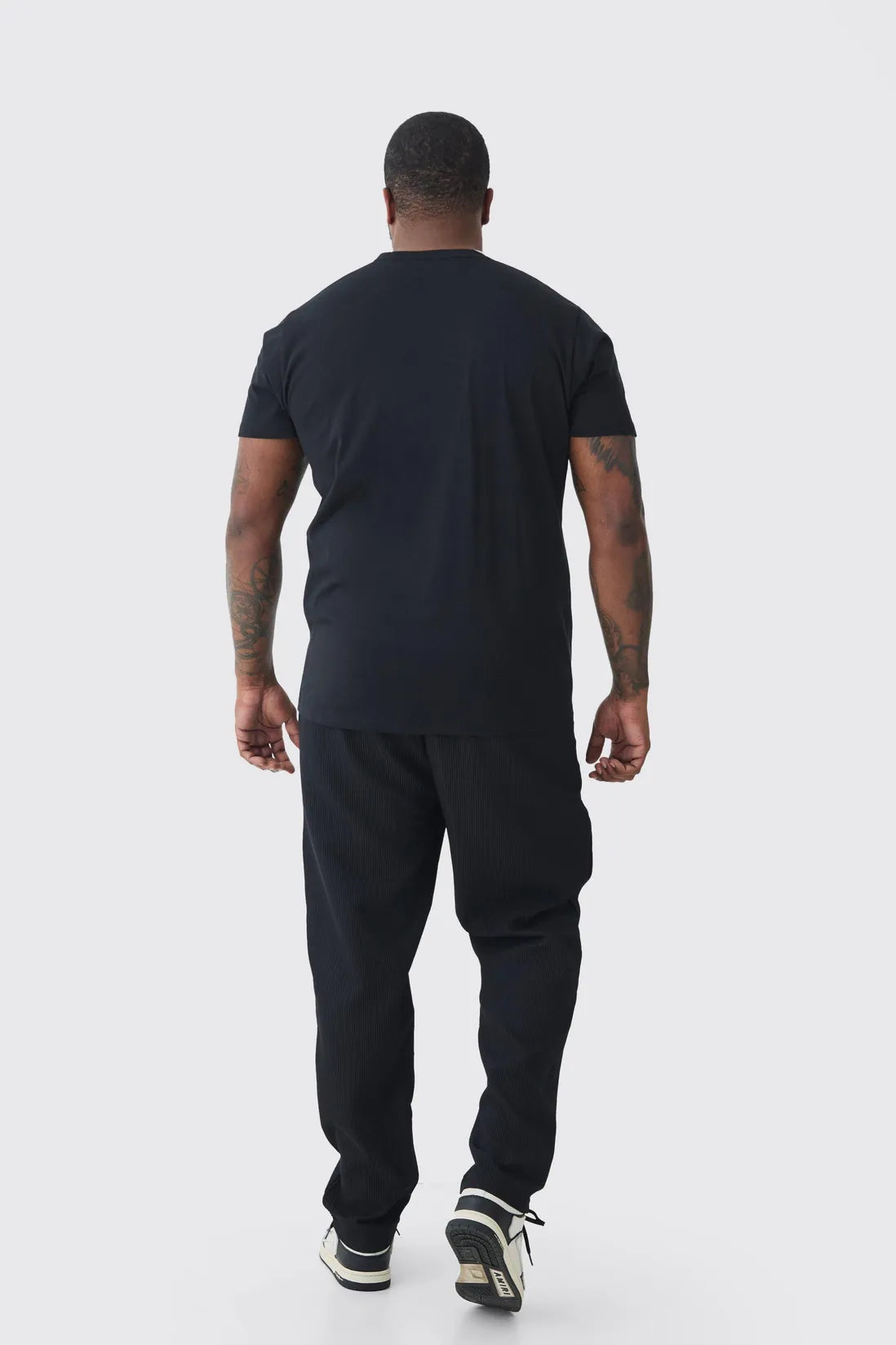 Plus Elastic Waist Tapered Fit Pleated Trouser