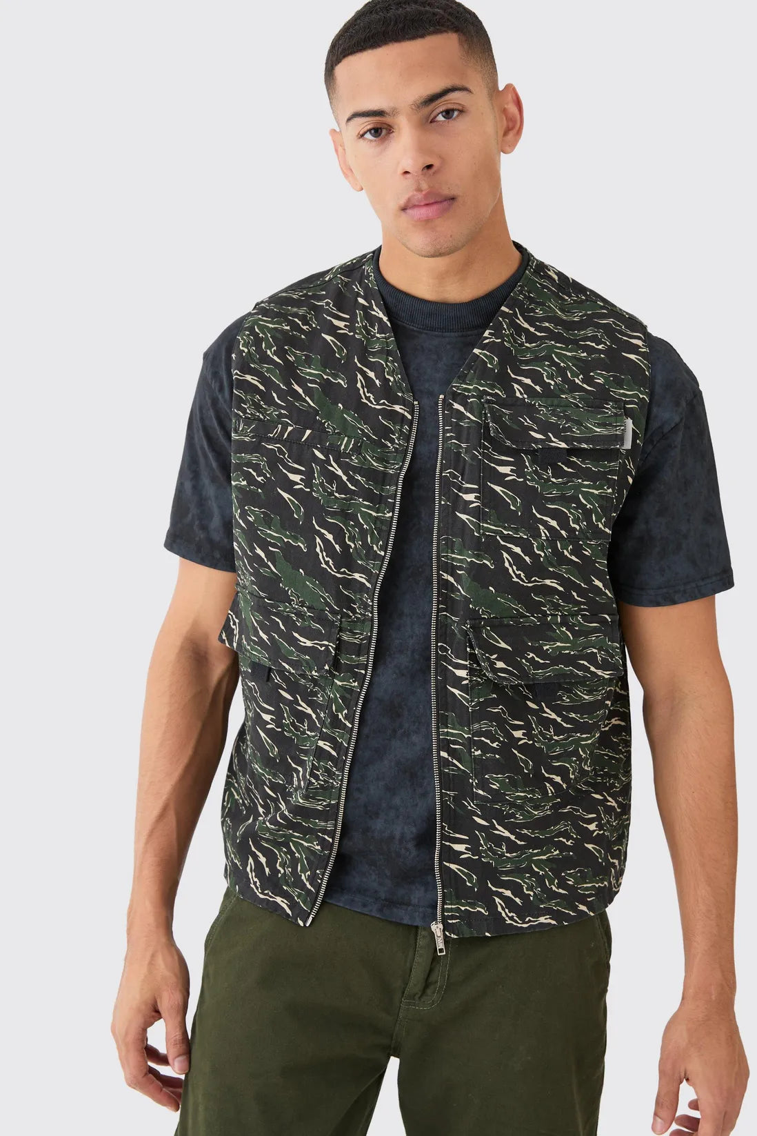Camo Twill Utility Vest In Black