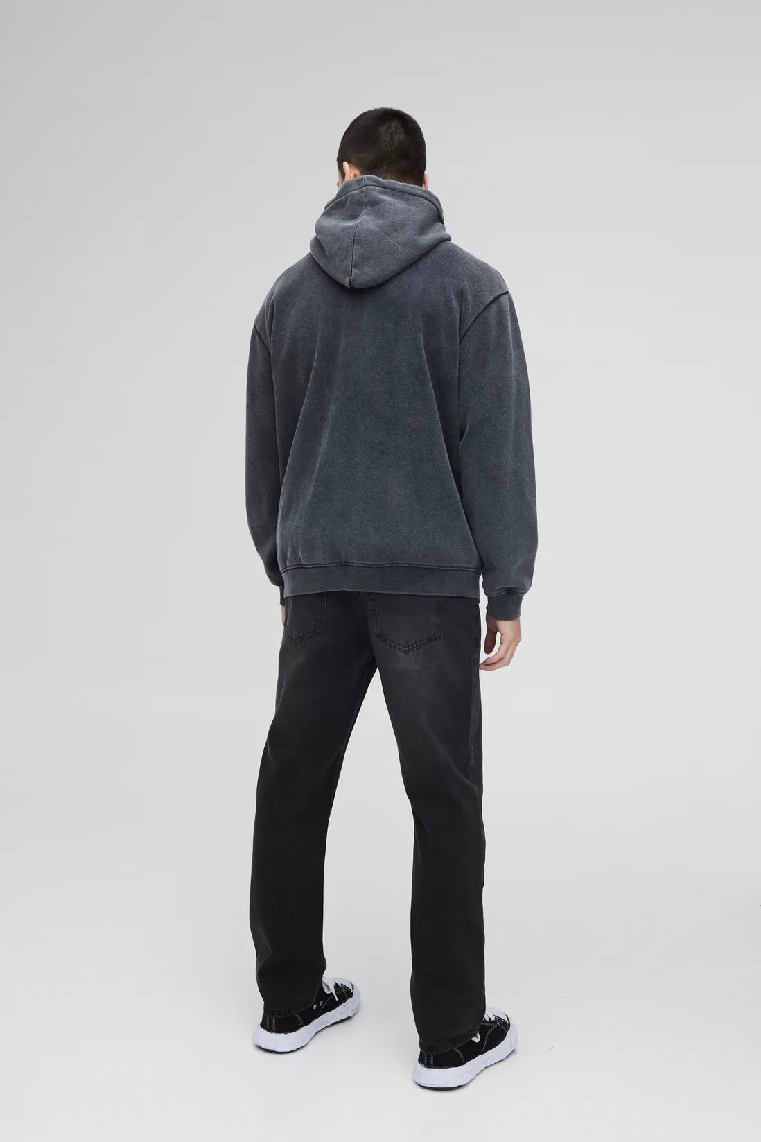 Straight Rigid Jean In Charcoal