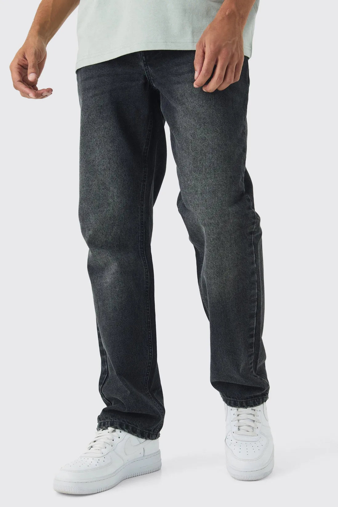 Relaxed Rigid Jean In Washed Black