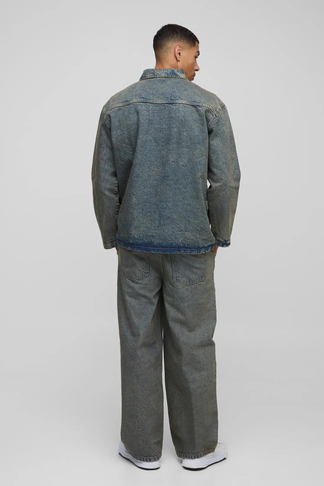 Pleated Baggy Jeans
