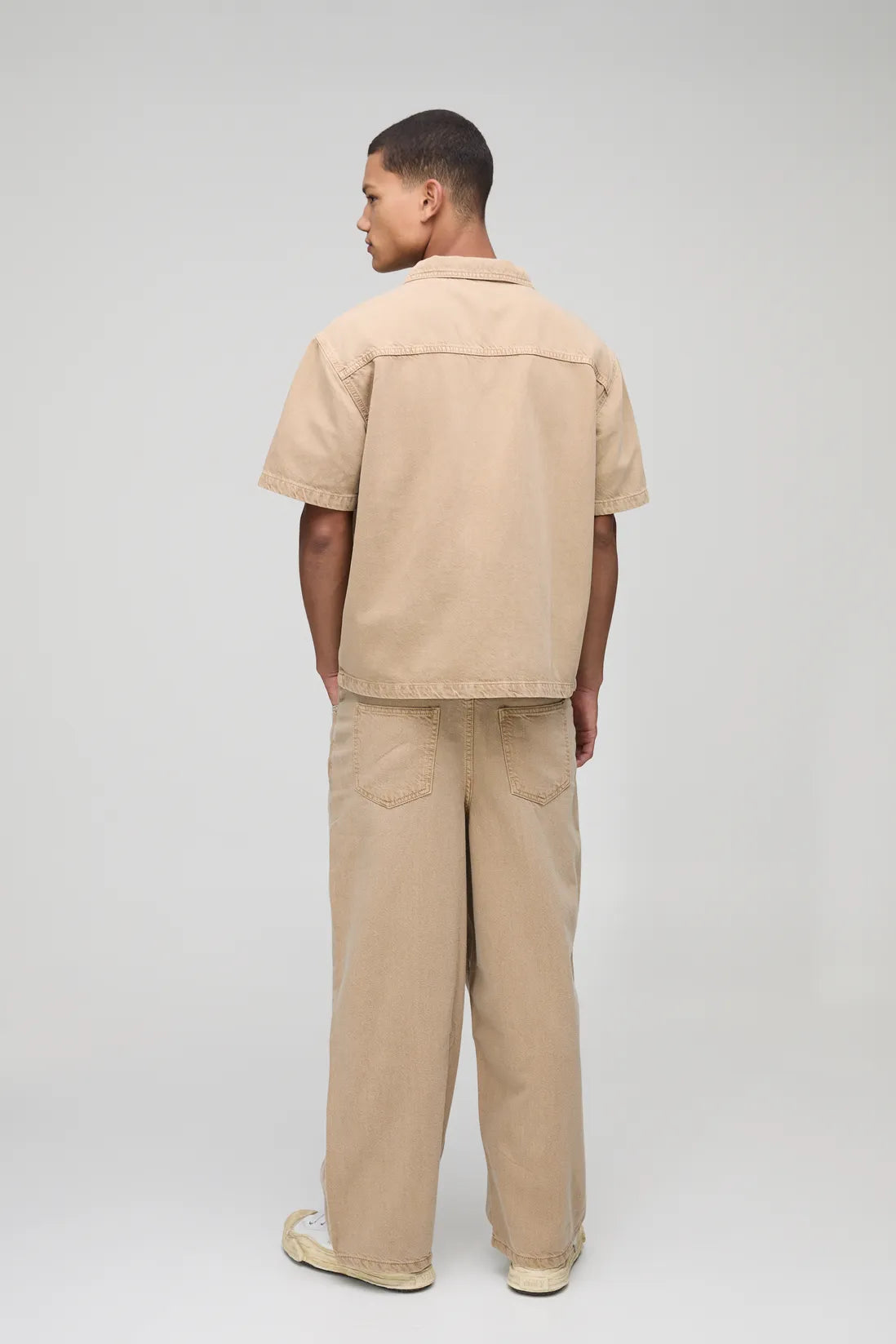 Relaxed Barrel Fit Rigid Washed Jeans