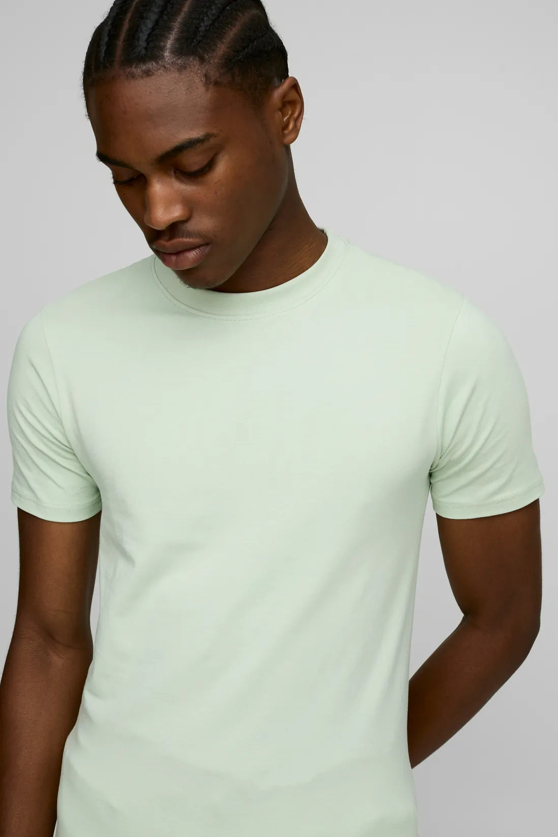 Basic Muscle Fit Crew Neck T-Shirt