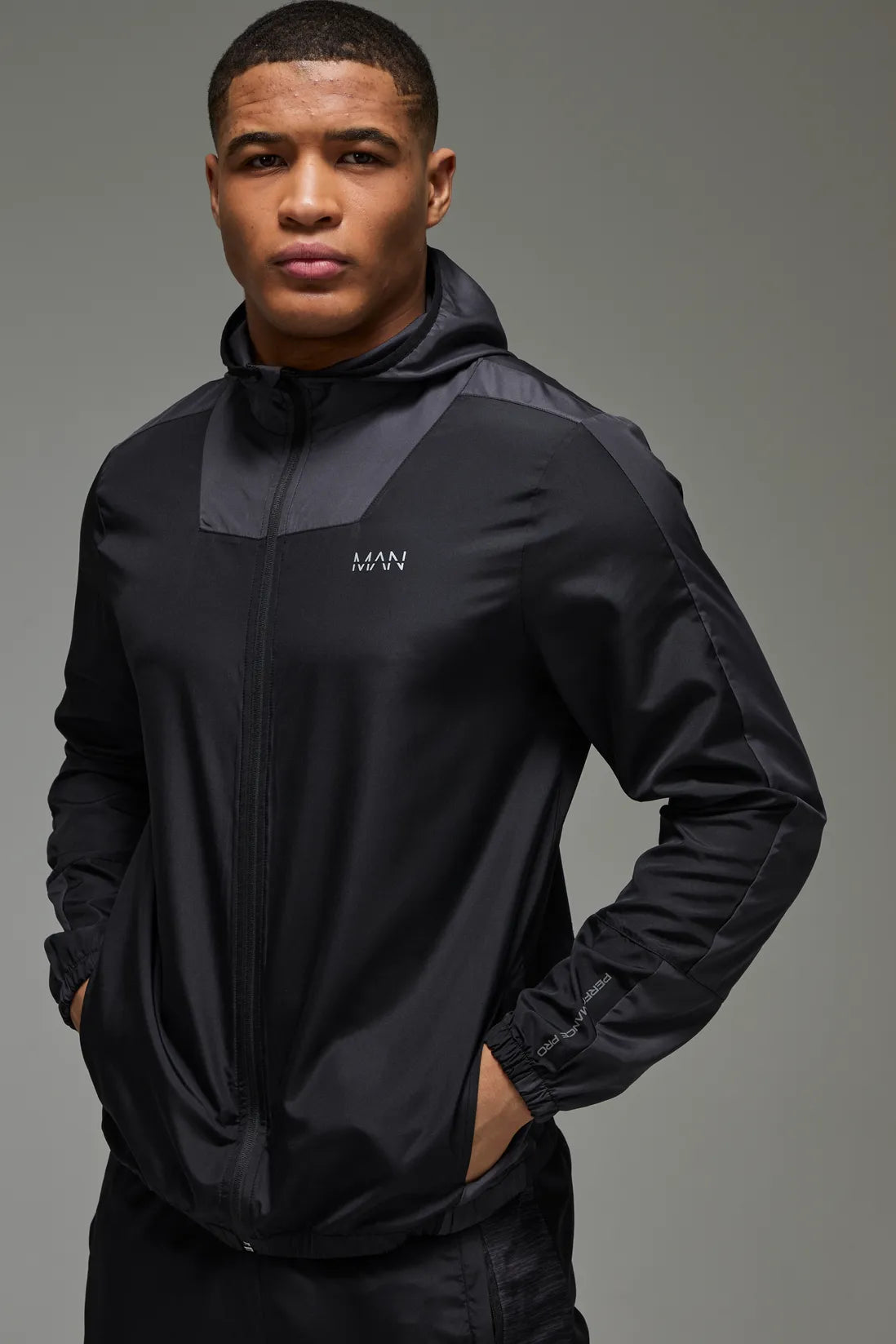 Man Active Regular Fit Lightweight Colour Block Windbreaker