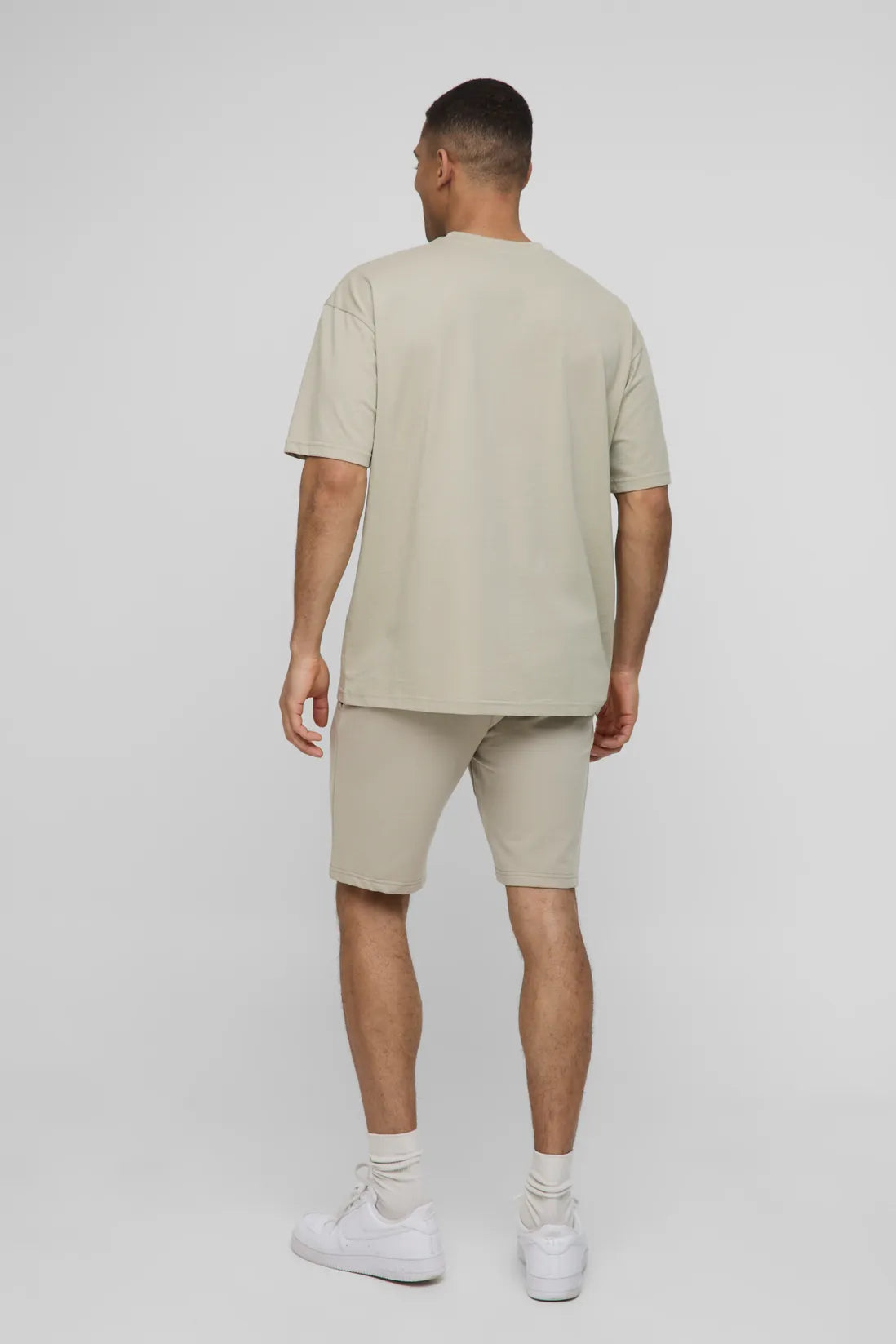 260GSM Loopback Basic MAN. Slim Fit Mid Length Shorts