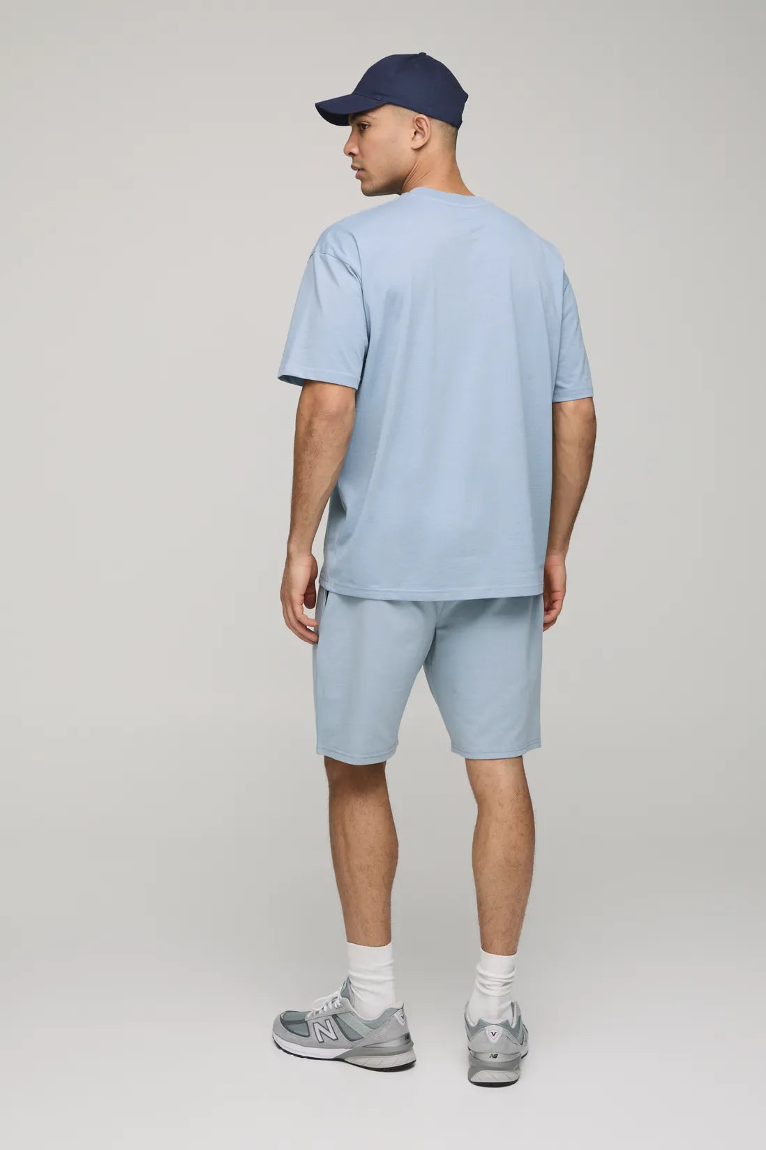260GSM Loopback Basic MAN. Relaxed Mid Length Shorts