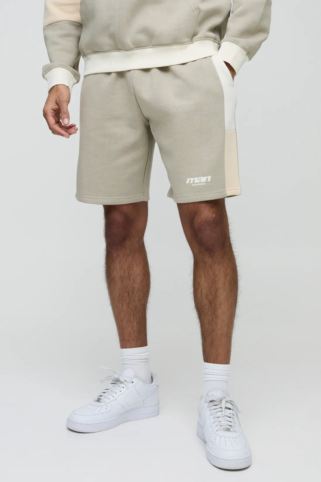 Relaxed Fit Man Colour Block Mid Length Shorts