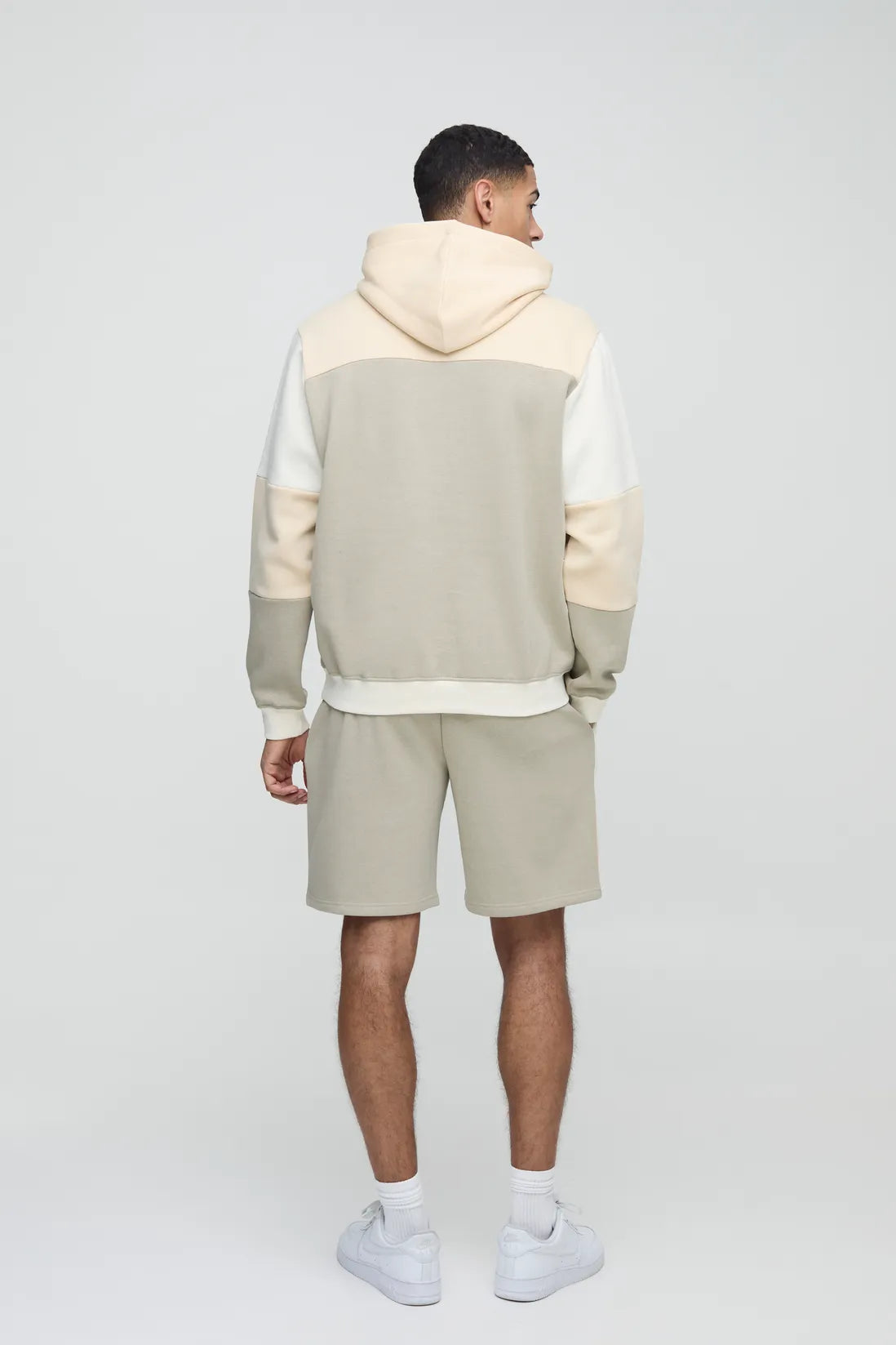 Relaxed Fit Man Colour Block Mid Length Shorts