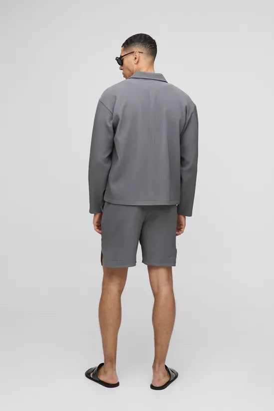 Relaxed Fit Runner Hem Pleated Short