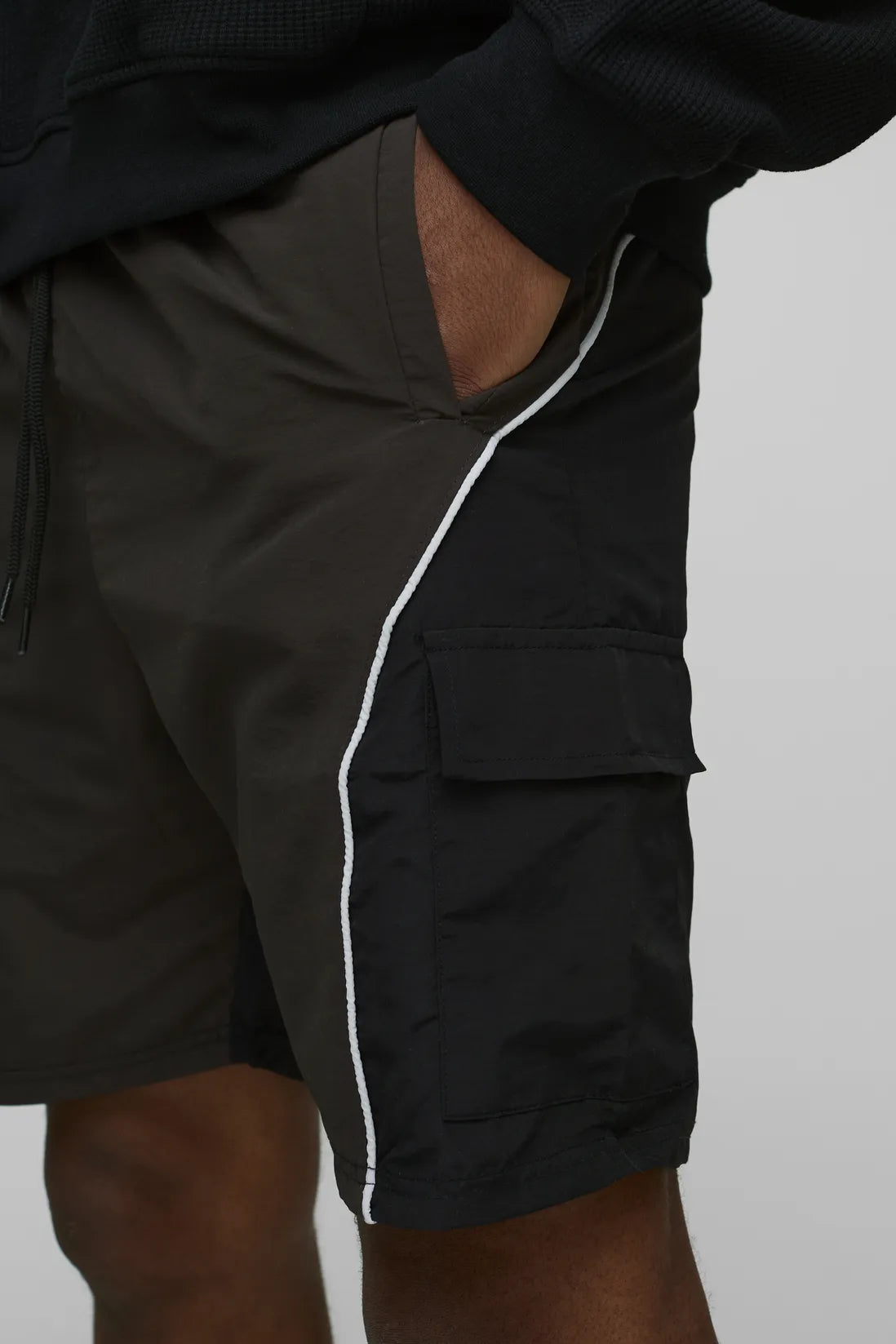Elasticated Waist Nylon Colourblock Slim Fit Mid Length Shorts
