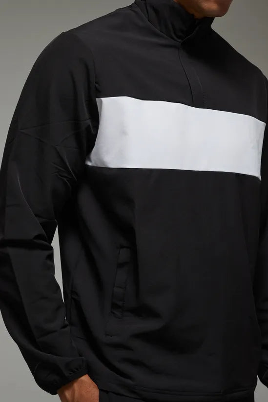 Man Active Regular Fit Golf 1/4 Zip Windbreaker