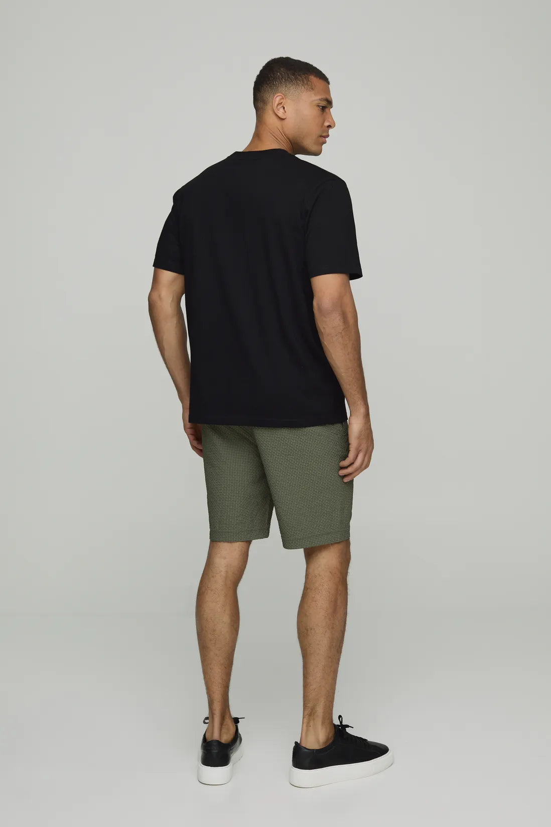 Elasticated Waist Relaxed Mid Length Seersucker Shorts