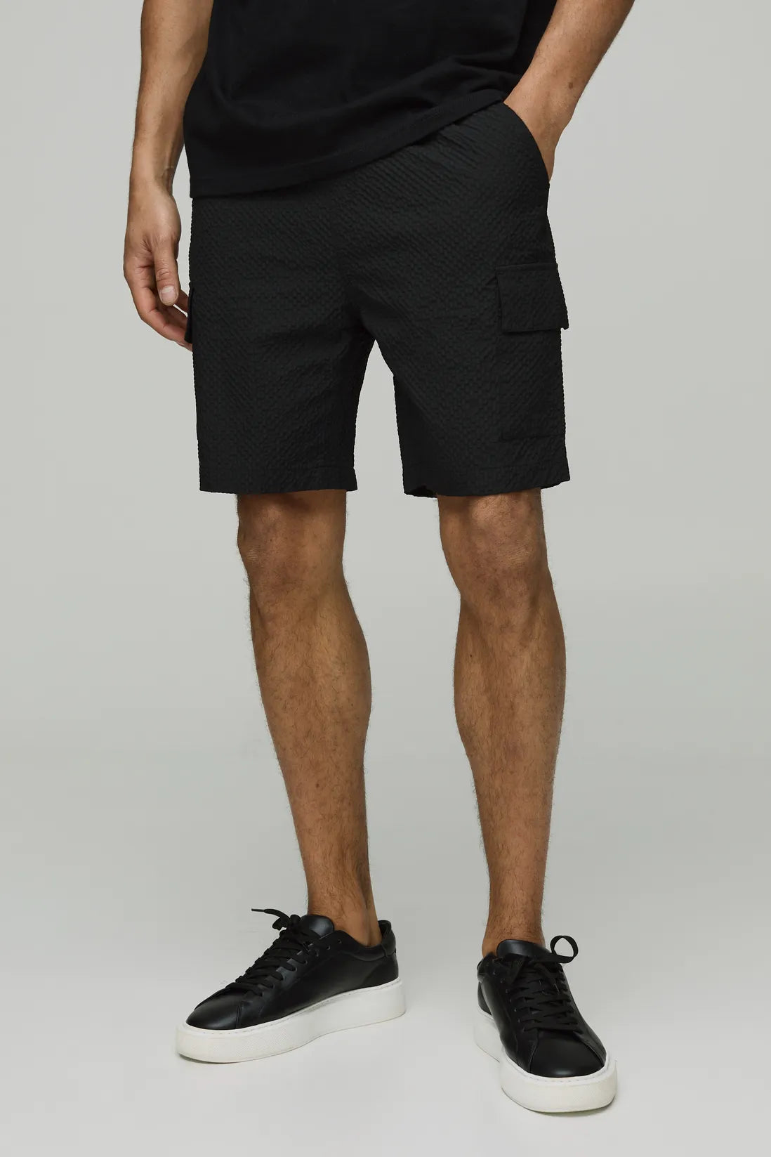 Elasticated Waist Relaxed Mid Length Seersucker Cargo Shorts