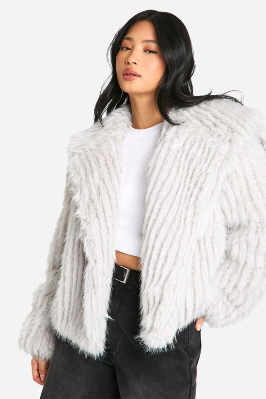 Petite Oversized Collared Faux Fur Jacket