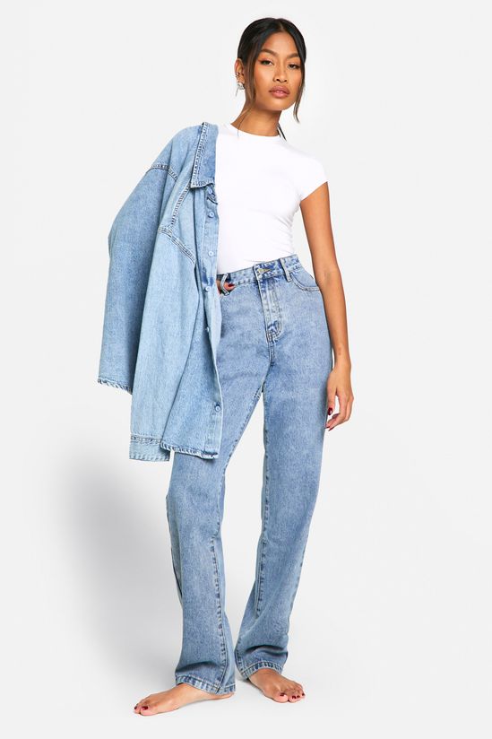Straight Leg Jeans in Light Blue