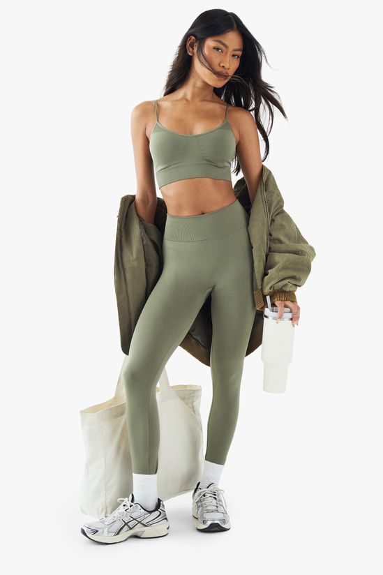 Seamless Ribbed Detail Light Support Sports Bra
