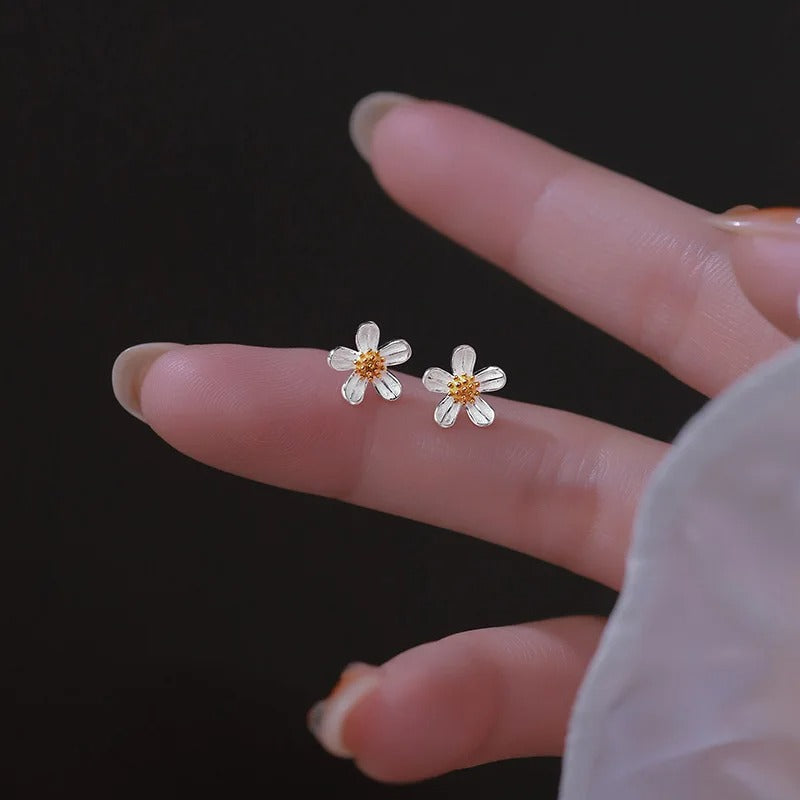 Sweet Hollow Bow Stud Earrings