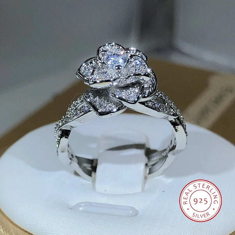 925 Sterling Silver Intertwined Rose Cocktail Ring