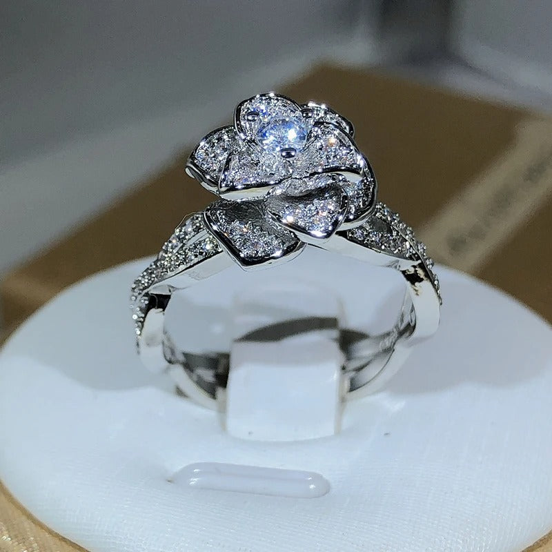 925 Sterling Silver Intertwined Rose Cocktail Ring