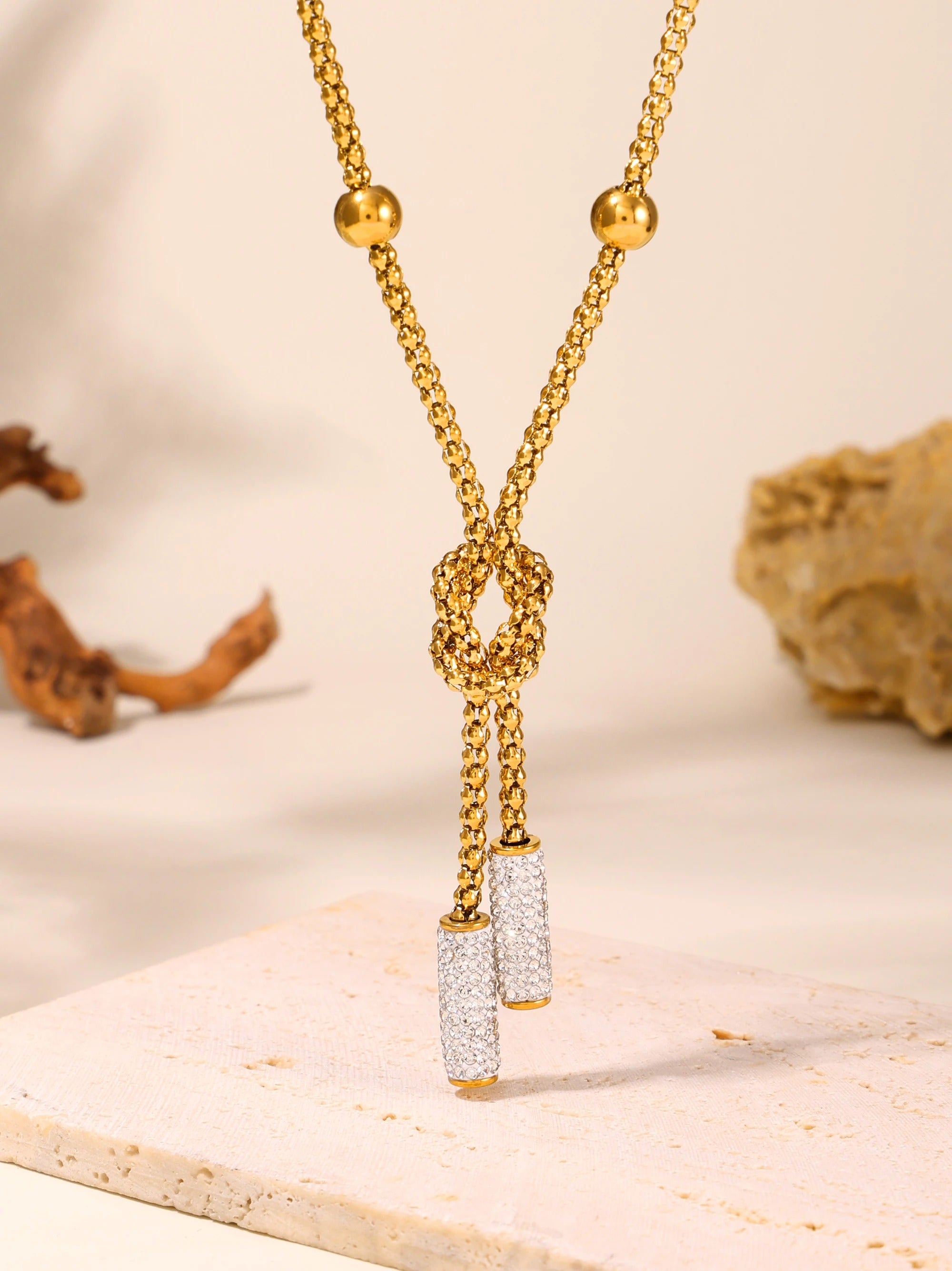Nivora Gold-Plated Rhinestone Pendant Box Chain Necklace