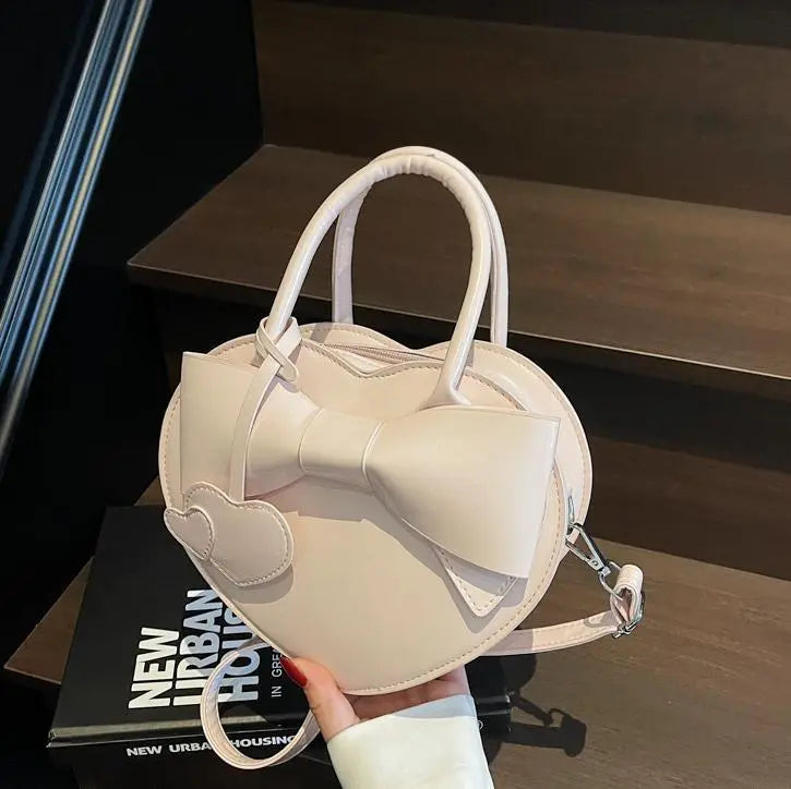 Women Fashion Solid Color Love-Shaped Shoulder Bag