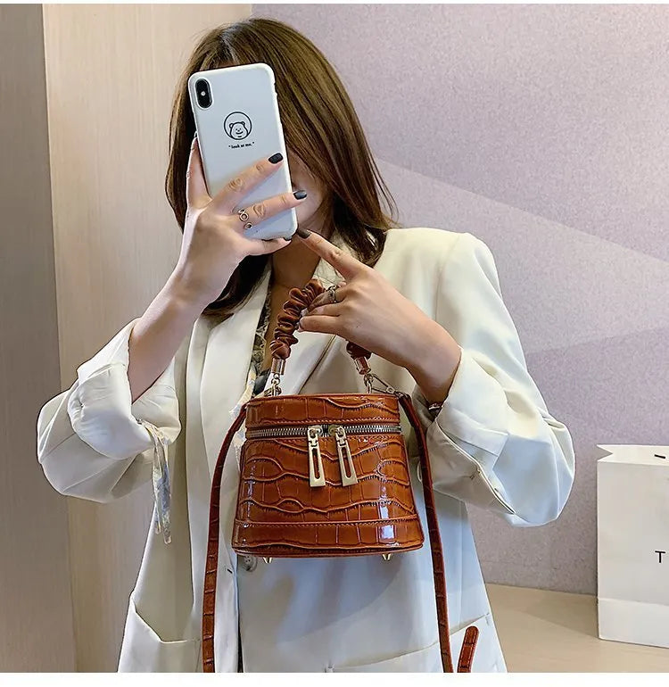 Women Vintage Chain Crease Design Square Shoulder Handle Bag